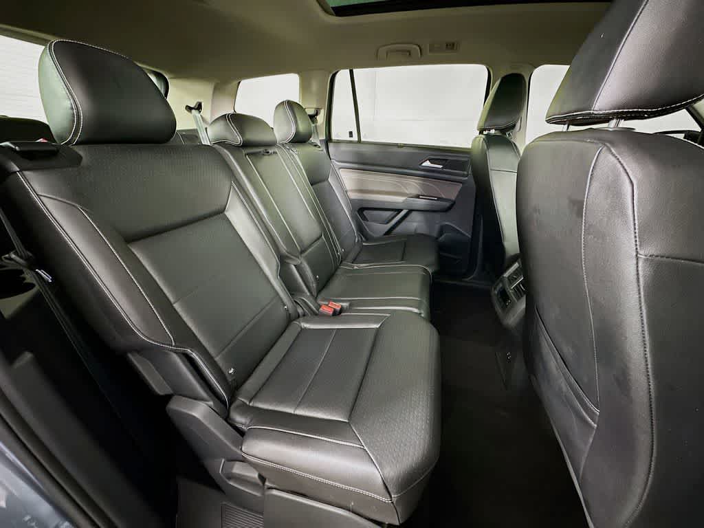 Thumbnail: 2021 Volkswagen Atlas - 32