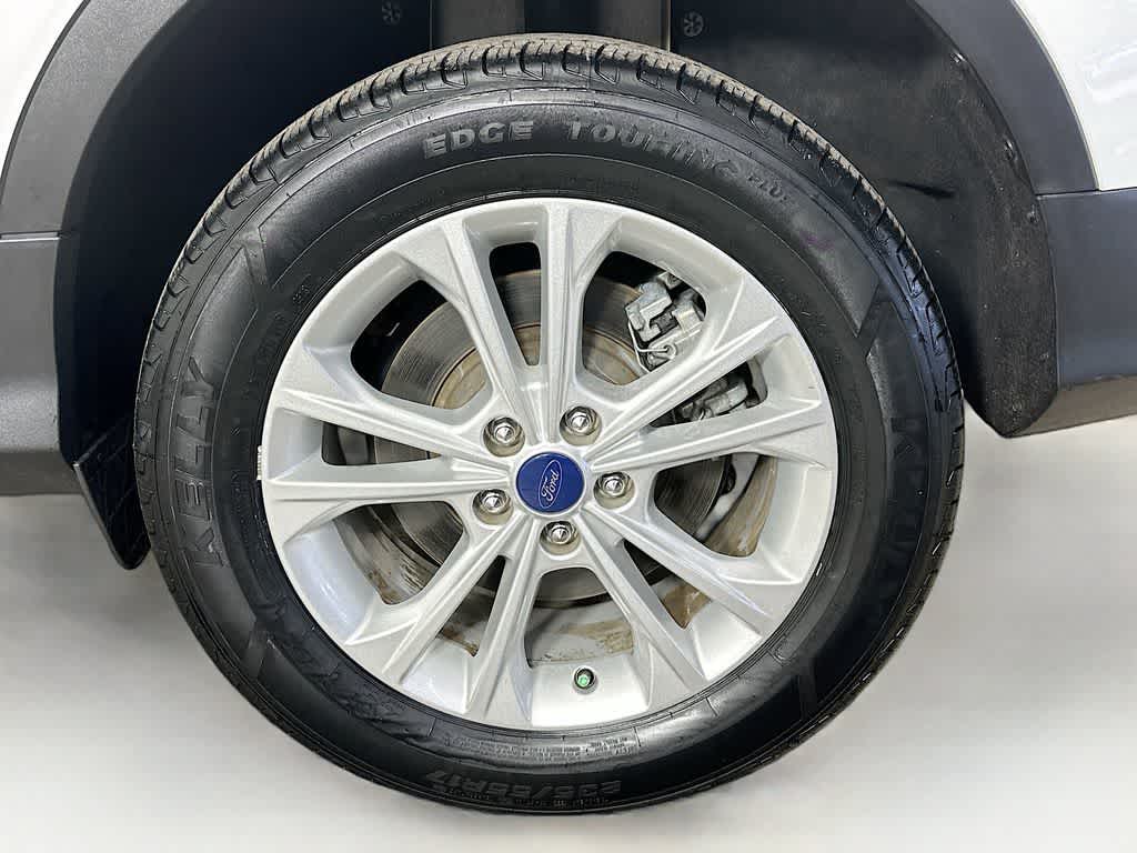 Thumbnail: 2017 Ford Escape - 8