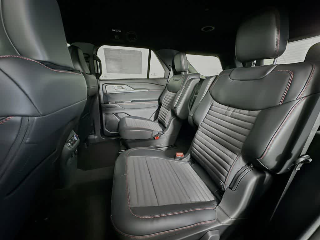 2025 Ford Explorer ST-Line 14