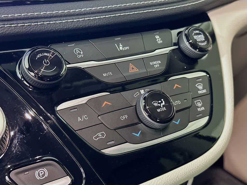 Thumbnail: 2022 Chrysler Pacifica - 18