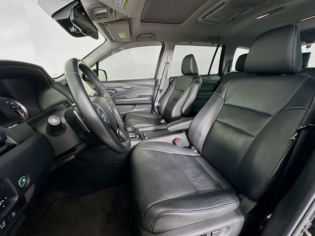 Thumbnail: 2016 Honda Pilot - 12