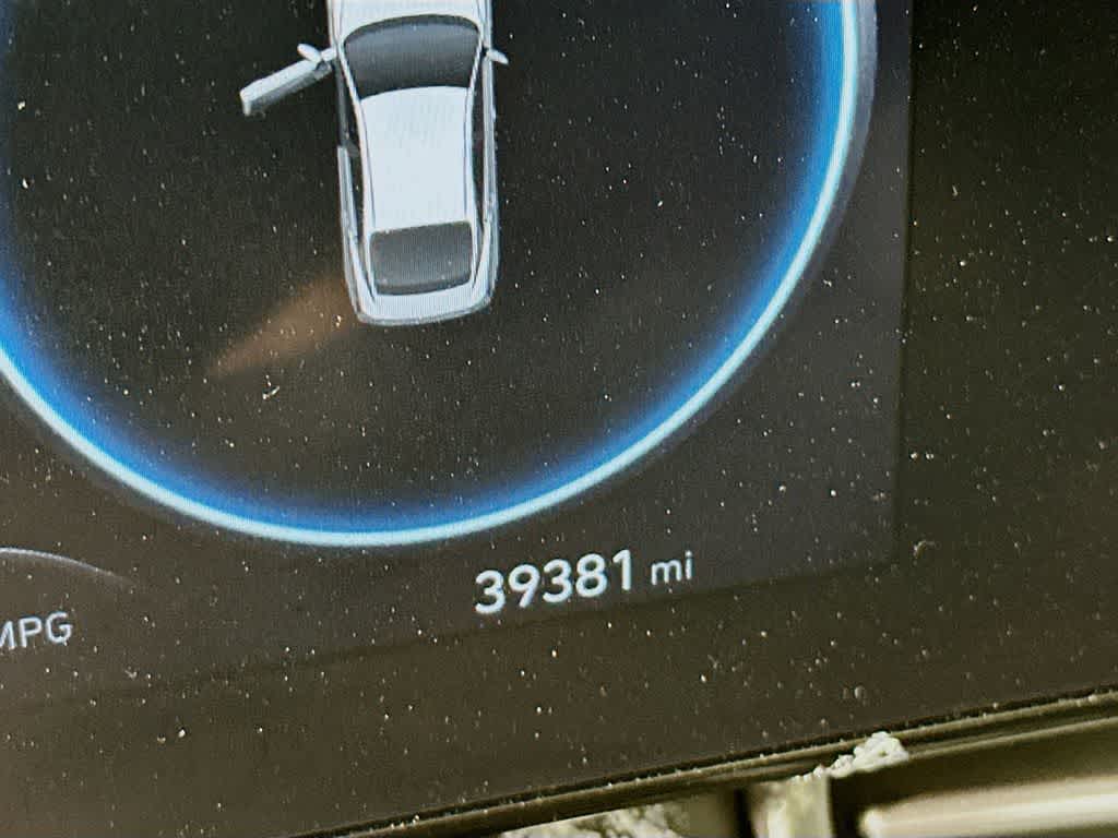 Thumbnail: 2023 Hyundai Elantra - 18