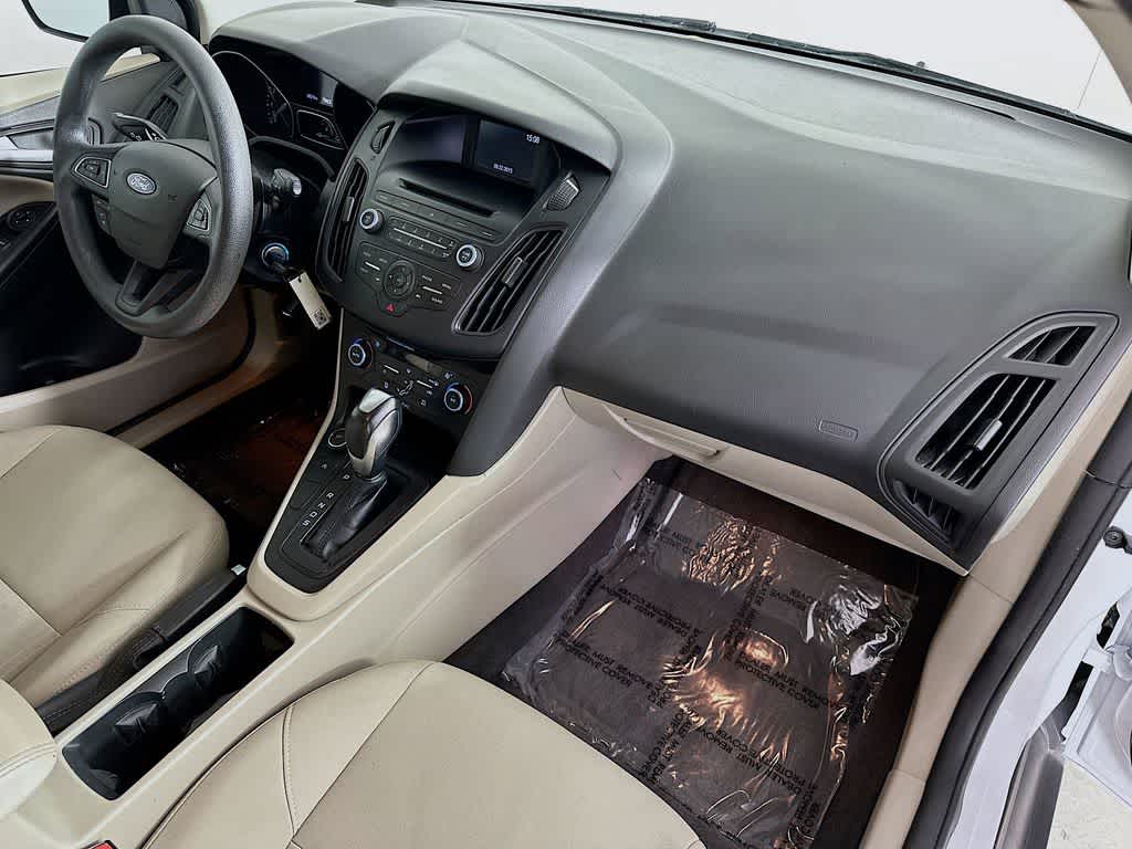 Thumbnail: 2016 Ford Focus - 30