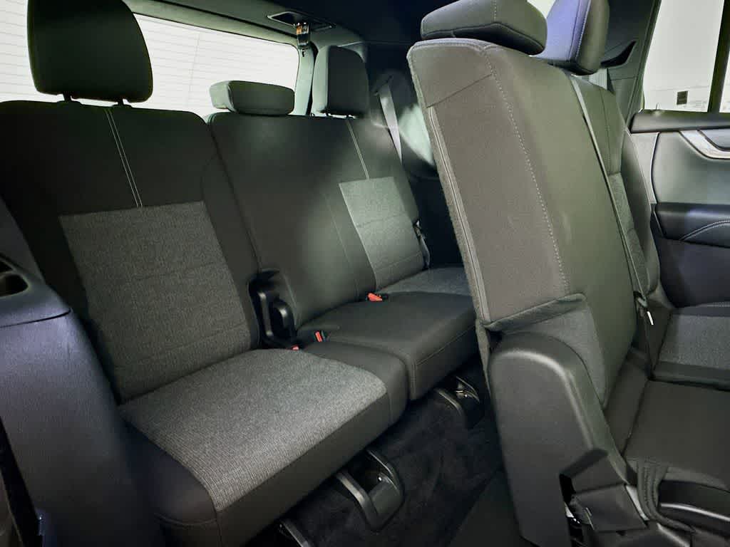 Thumbnail: 2025 GMC Acadia - 32