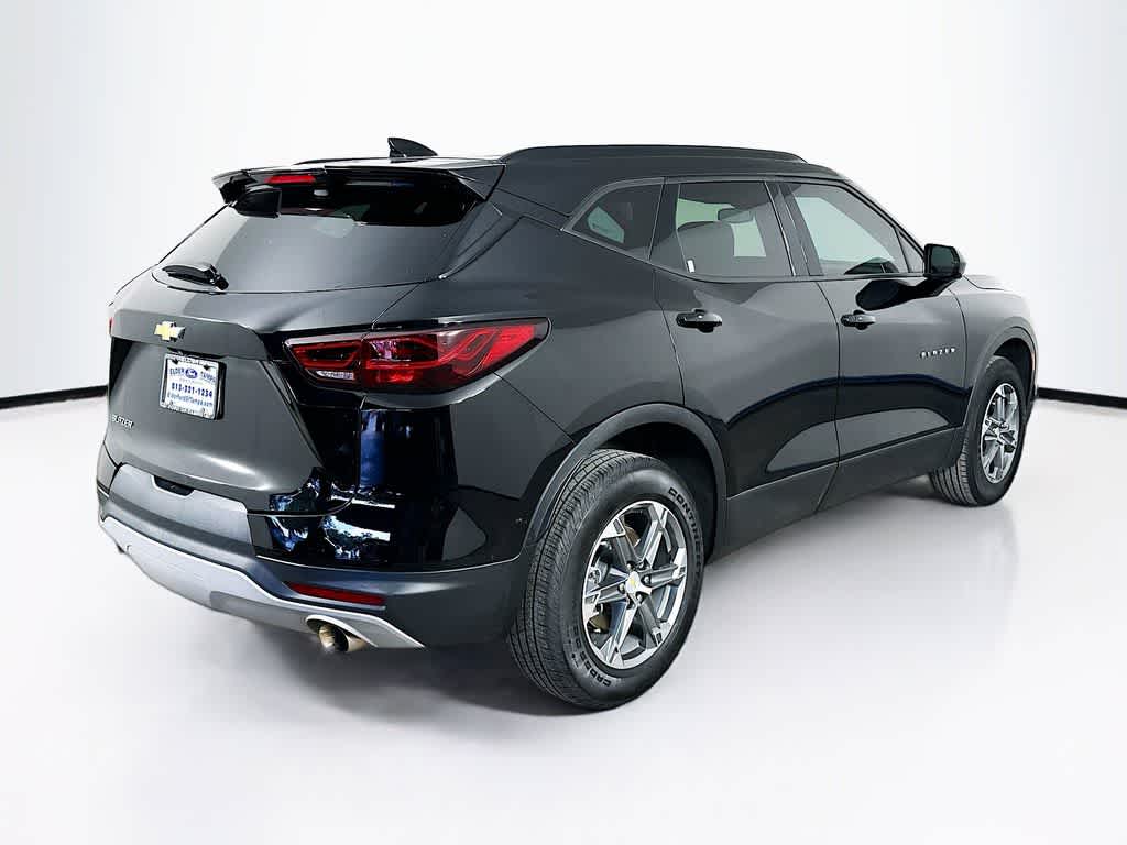 Thumbnail: 2023 Chevrolet Blazer - 25