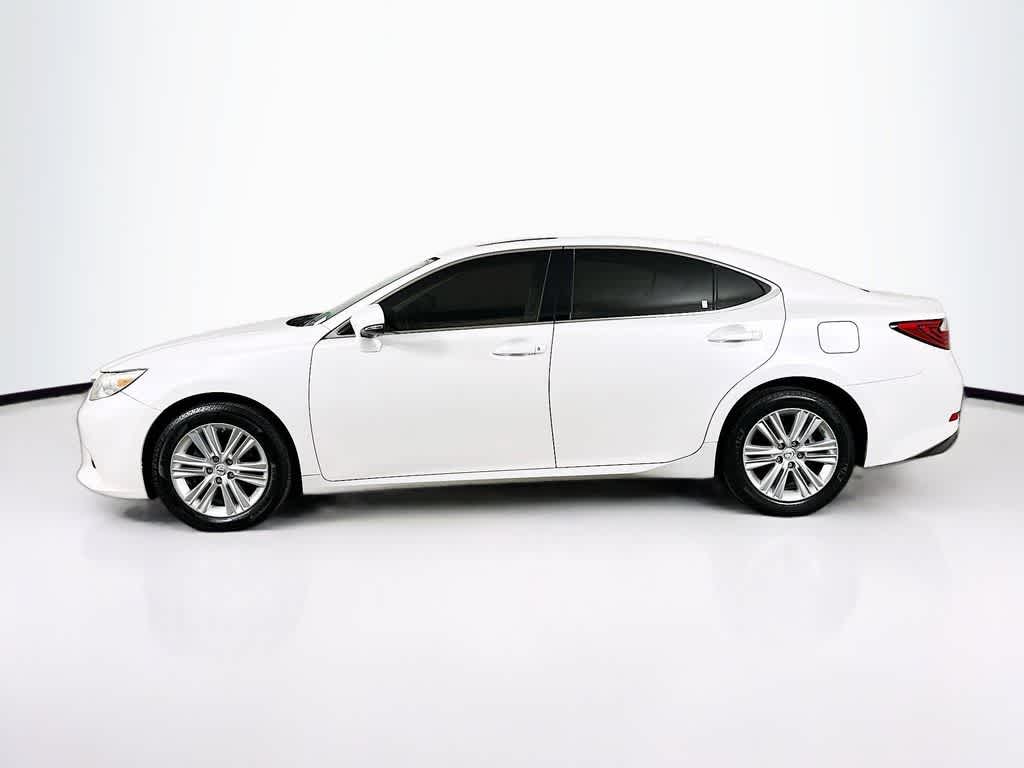 Thumbnail: 2015 Lexus ES - 3