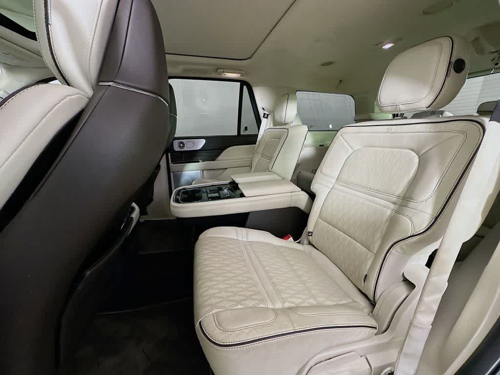 Thumbnail: 2020 Lincoln Navigator - 14