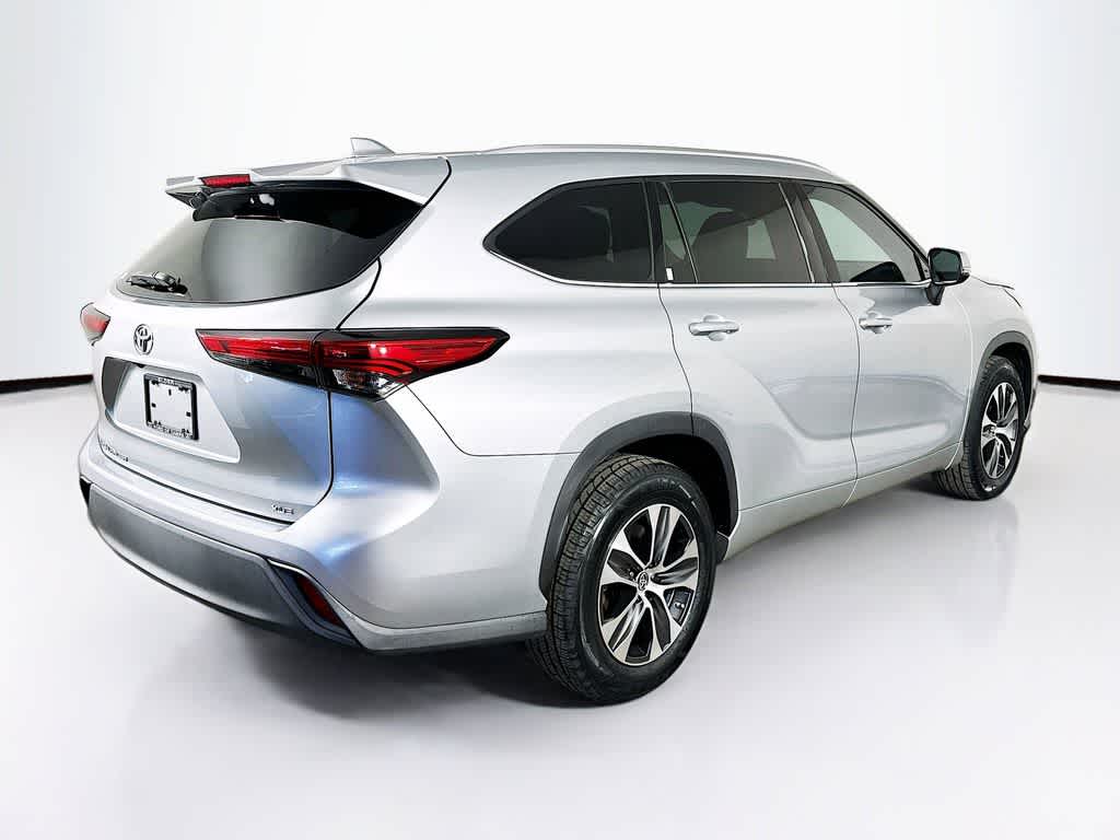 Thumbnail: 2020 Toyota Highlander - 25