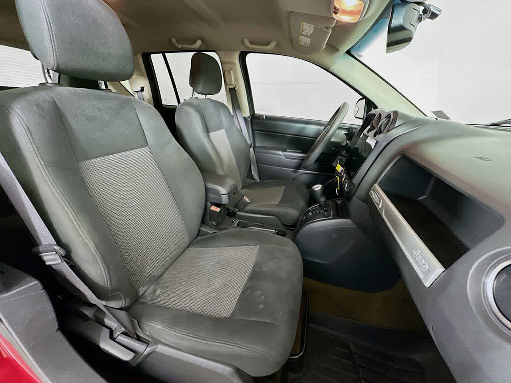 Thumbnail: 2016 Jeep Compass - 13