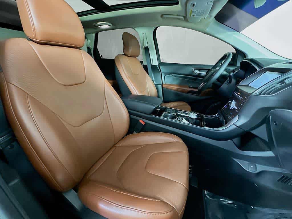 Thumbnail: 2019 Ford Edge - 15