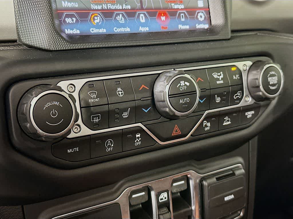 Thumbnail: 2021 Jeep Gladiator - 17