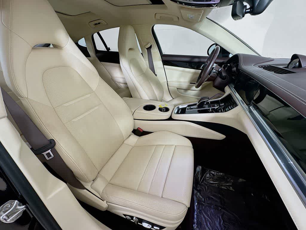 Thumbnail: 2020 Porsche Panamera - 15