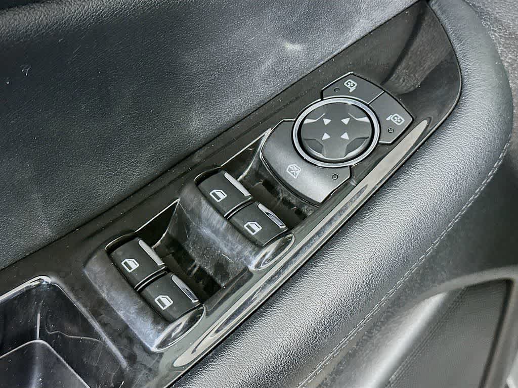 Thumbnail: 2016 Ford Edge - 30