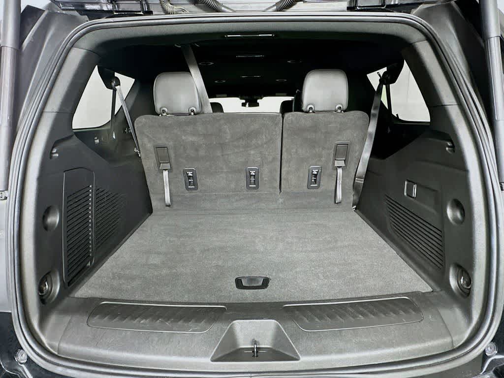 2023 Chevrolet Suburban LT 21
