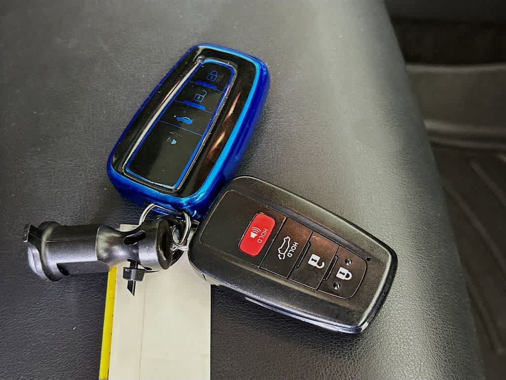 Thumbnail: 2020 Toyota RAV4 - 22