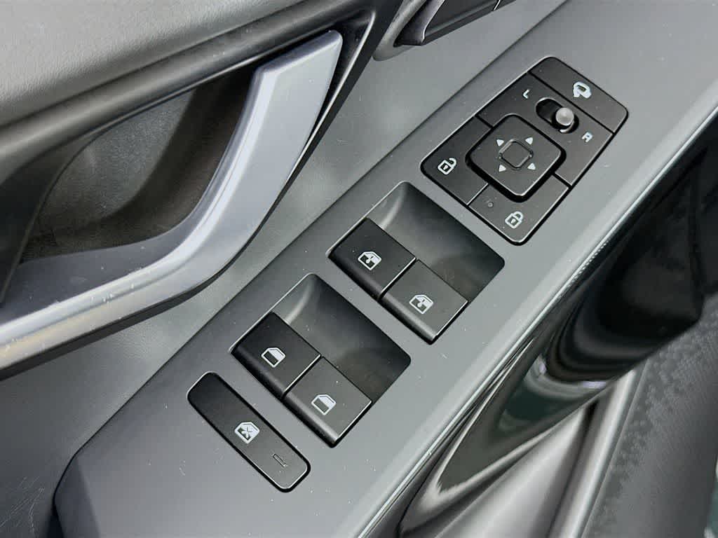 2023 Kia Niro SX Touring 29