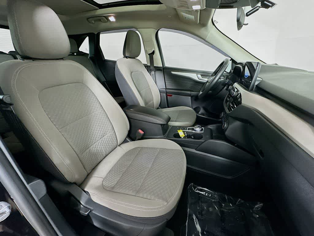 Thumbnail: 2021 Ford Escape - 14
