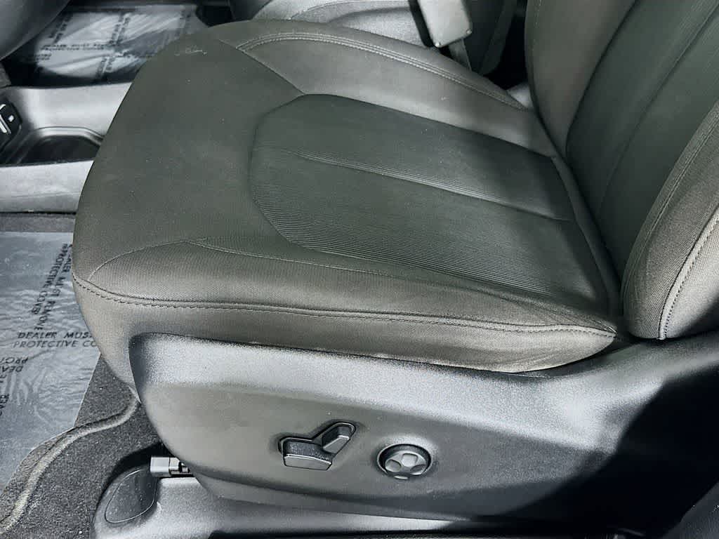 Thumbnail: 2019 Chrysler Pacifica - 30
