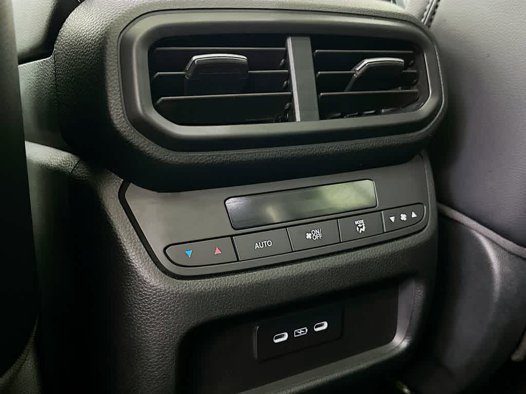2025 Honda Pilot Touring 13