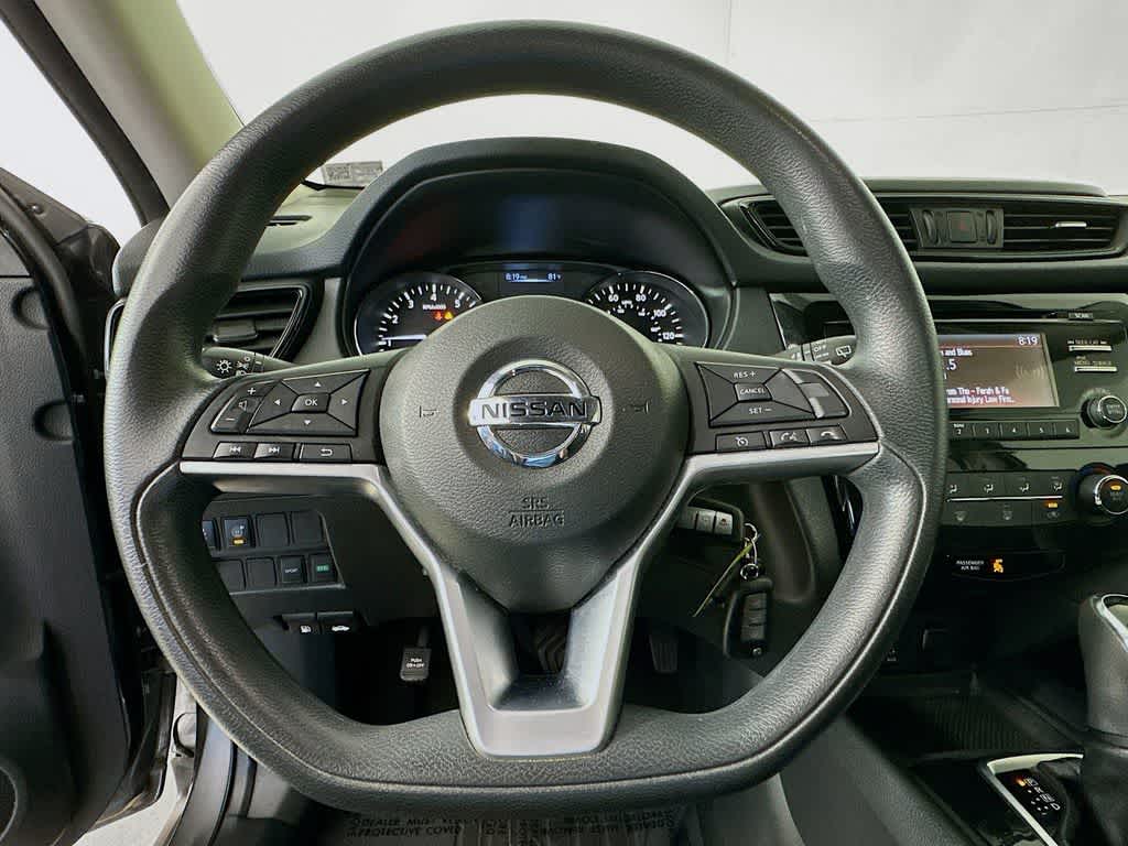 Thumbnail: 2017 Nissan Rogue - 16