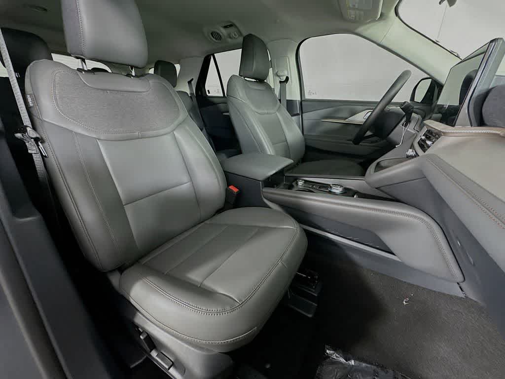 2025 Ford Explorer Active 14