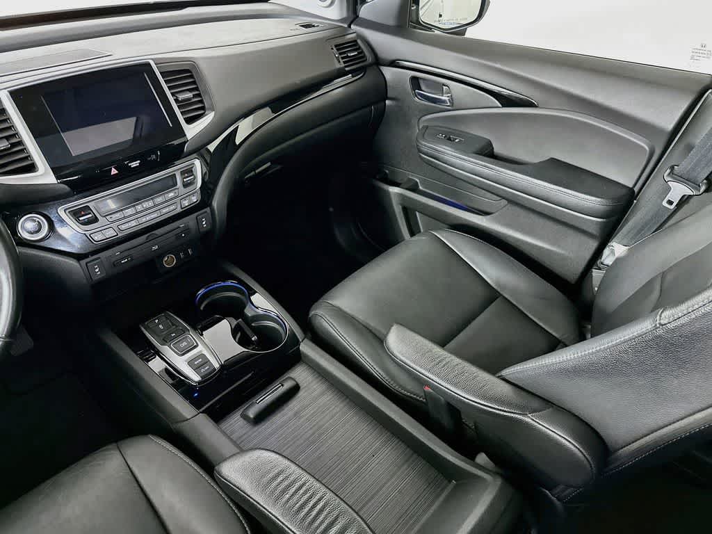 Thumbnail: 2016 Honda Pilot - 11