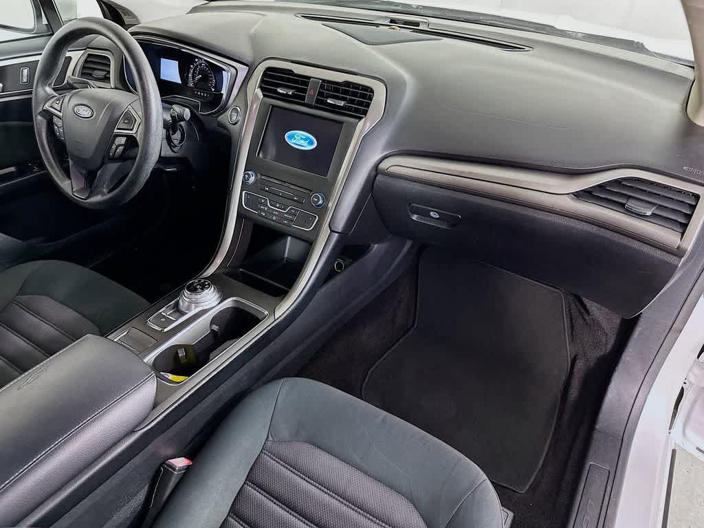 Thumbnail: 2017 Ford Fusion - 31