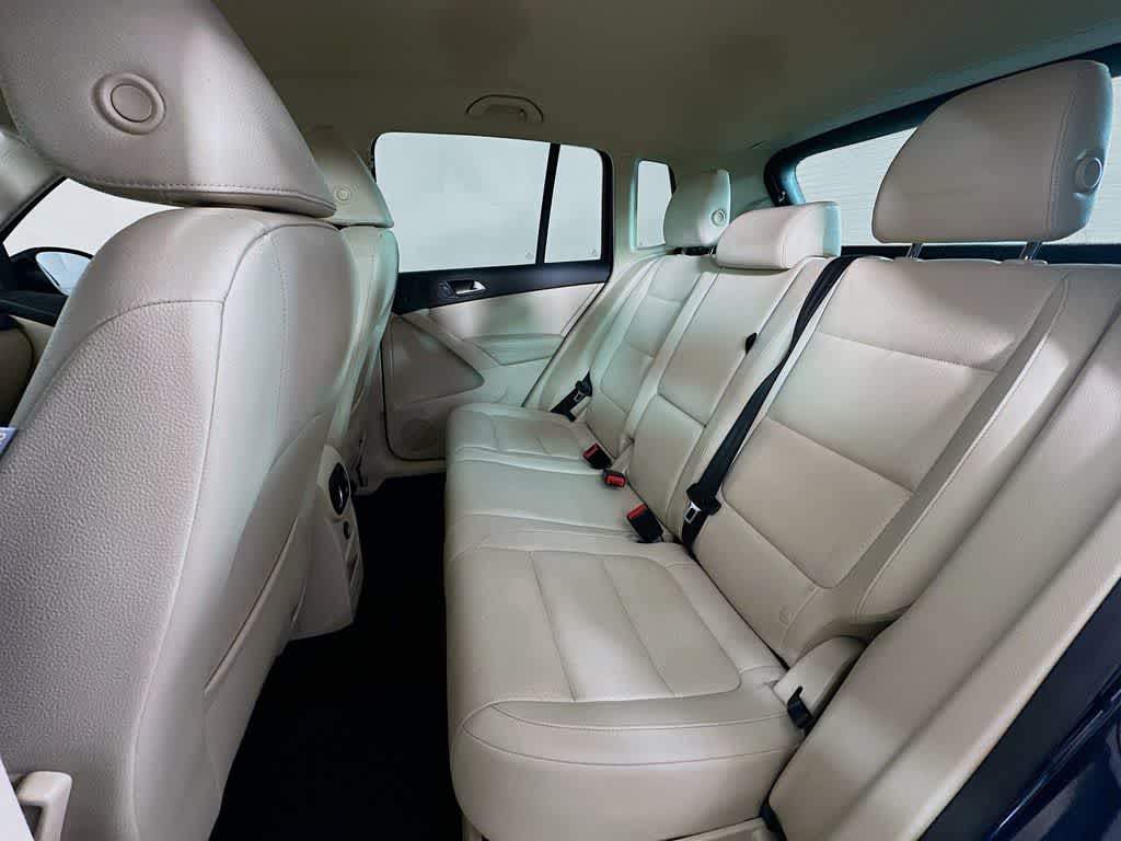 Thumbnail: 2015 Volkswagen Tiguan - 14