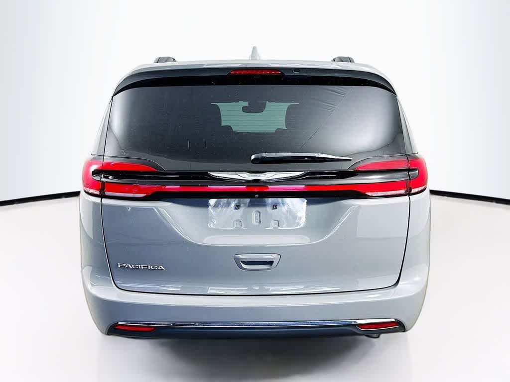 Thumbnail: 2022 Chrysler Pacifica - 33