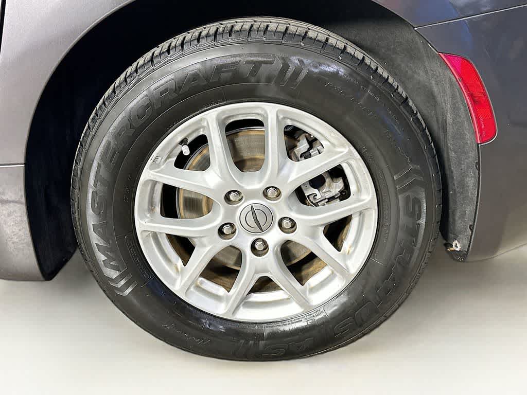 Thumbnail: 2021 Chrysler Voyager - 7