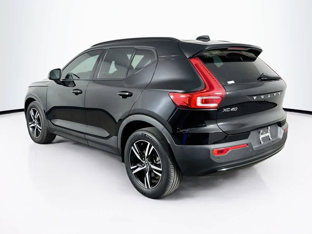 Thumbnail: 2023 Volvo XC40 - 4