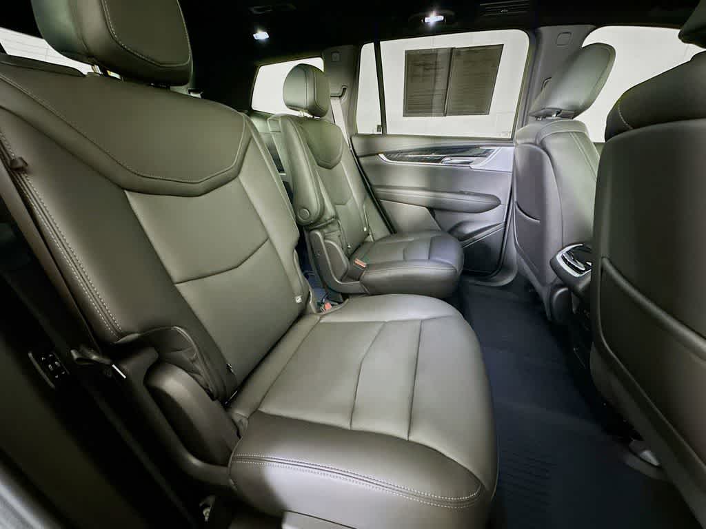 Thumbnail: 2025 Cadillac XT6 - 33