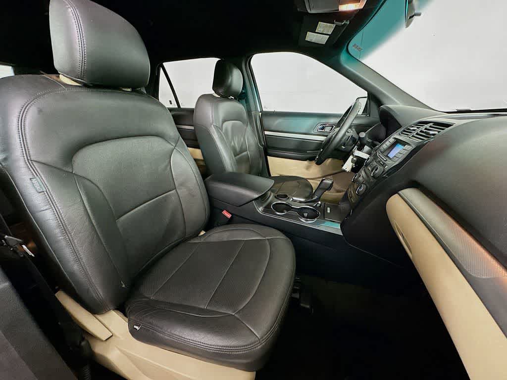 Thumbnail: 2017 Ford Explorer - 14