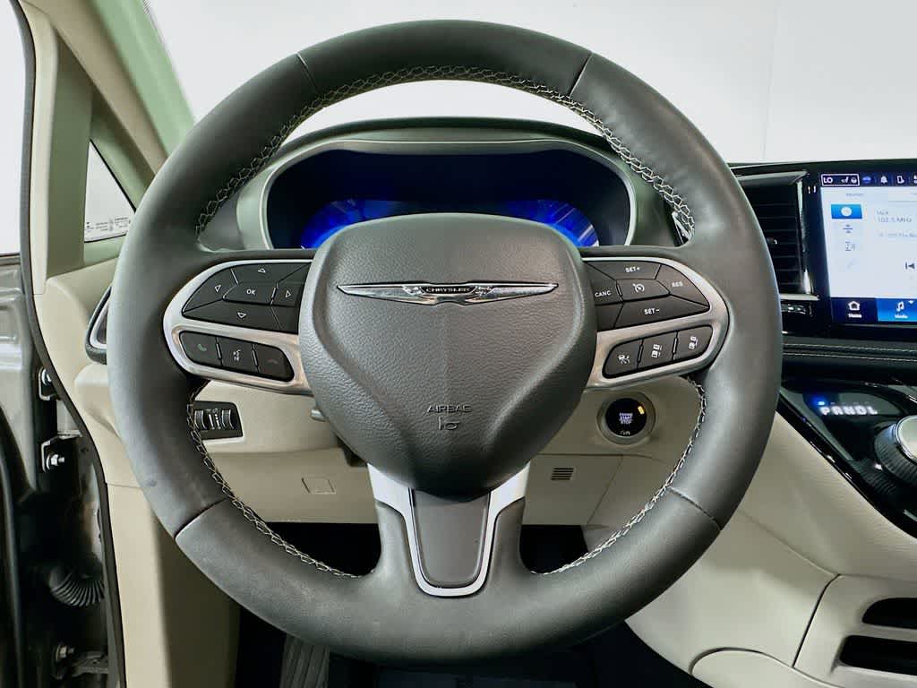 Thumbnail: 2022 Chrysler Pacifica - 16