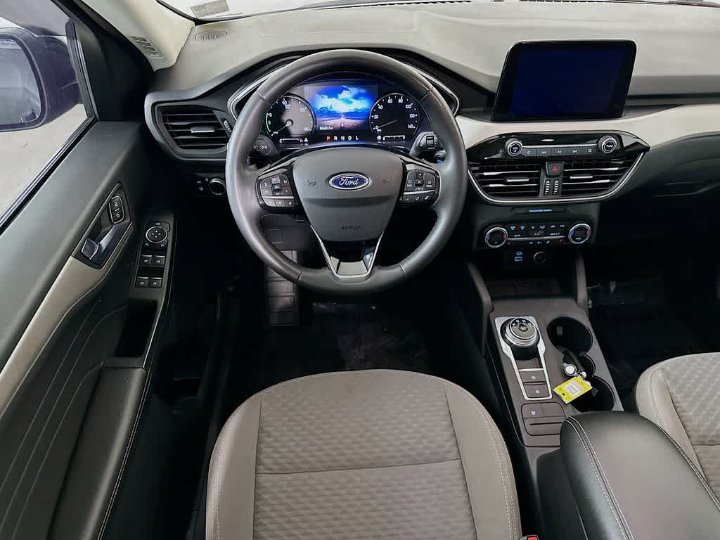 Thumbnail: 2021 Ford Escape - 9