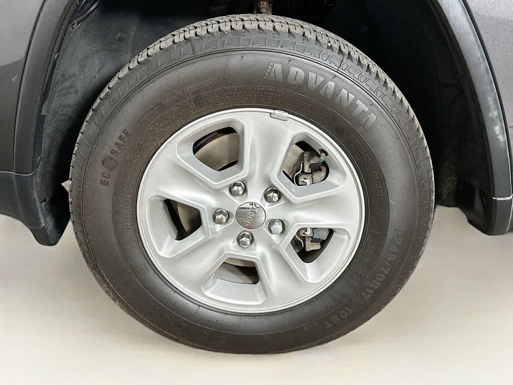 Thumbnail: 2015 Jeep Grand Cherokee - 8