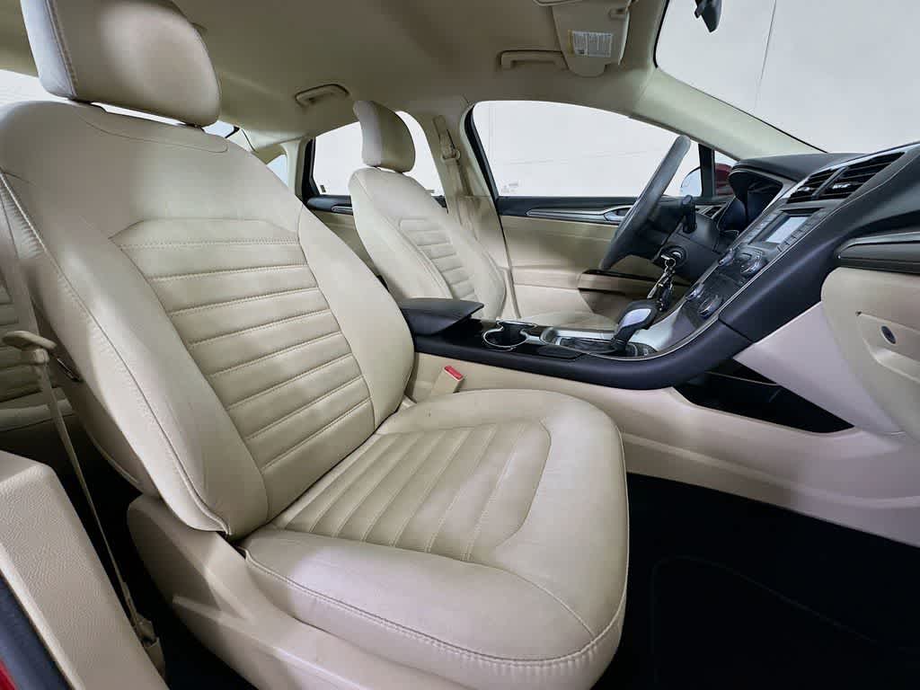 Thumbnail: 2015 Ford Fusion - 14