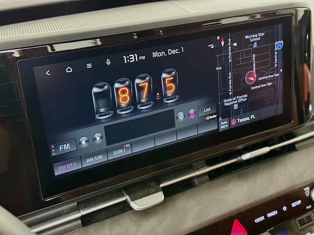 Thumbnail: 2022 Kia Carnival - 17