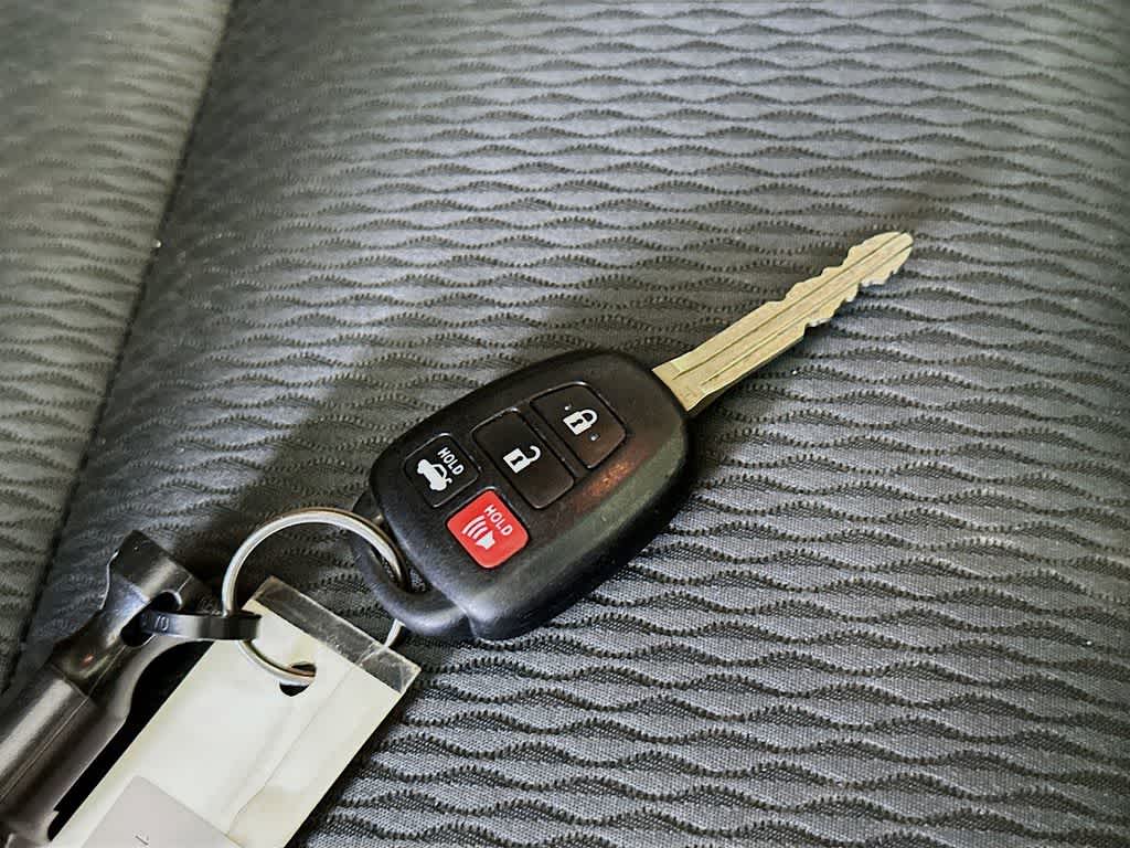 Thumbnail: 2019 Toyota Corolla - 21