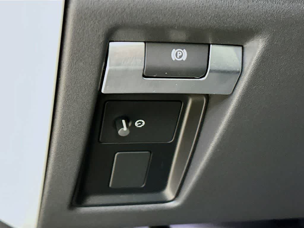 Thumbnail: 2023 Land Rover Defender - 26