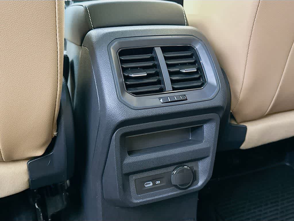 Thumbnail: 2024 Volkswagen Tiguan - 13