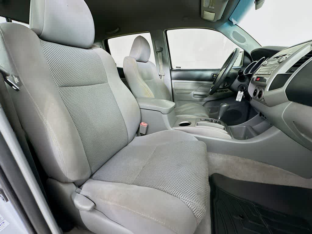 Thumbnail: 2011 Toyota Tacoma - 14