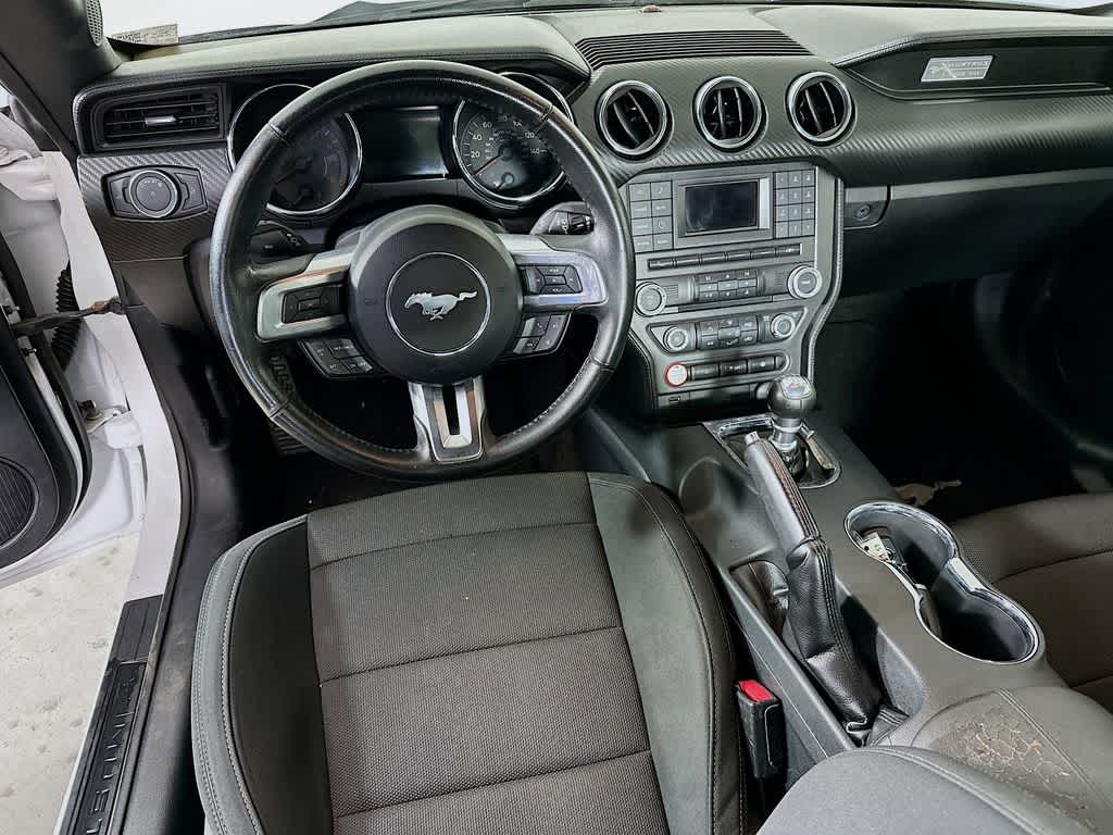 2016 Ford Mustang V6 10