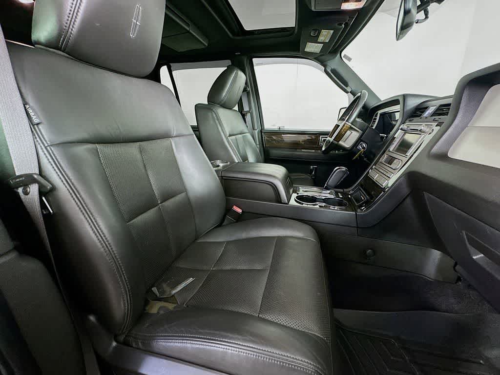 2010 Lincoln Navigator  15
