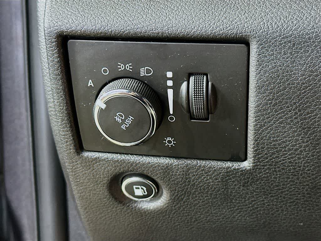 Thumbnail: 2020 Jeep Grand Cherokee - 25