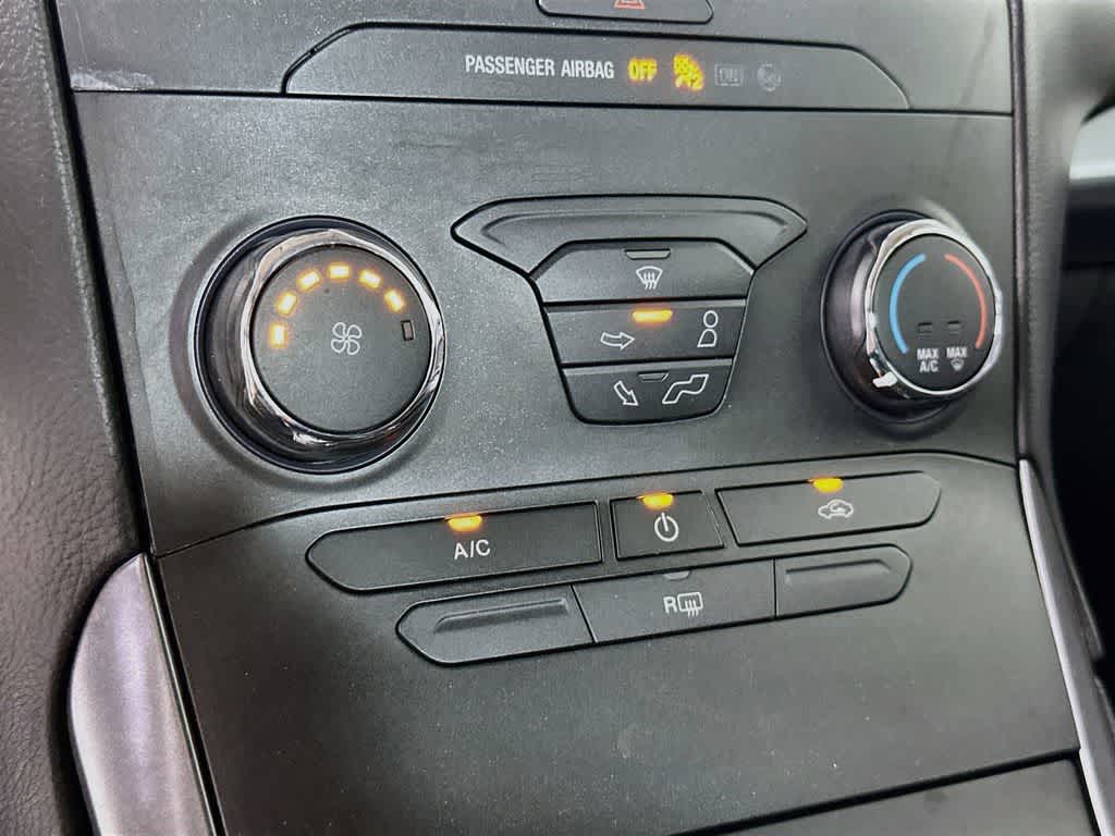 Thumbnail: 2019 Ford Edge - 18