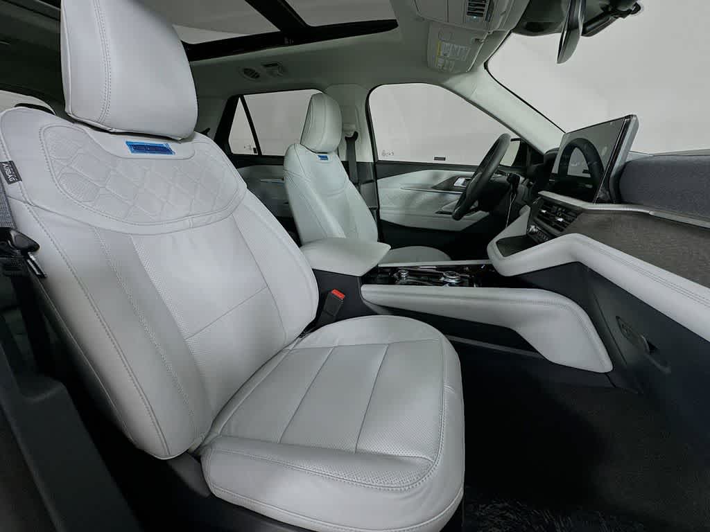 2025 Ford Explorer Platinum 15