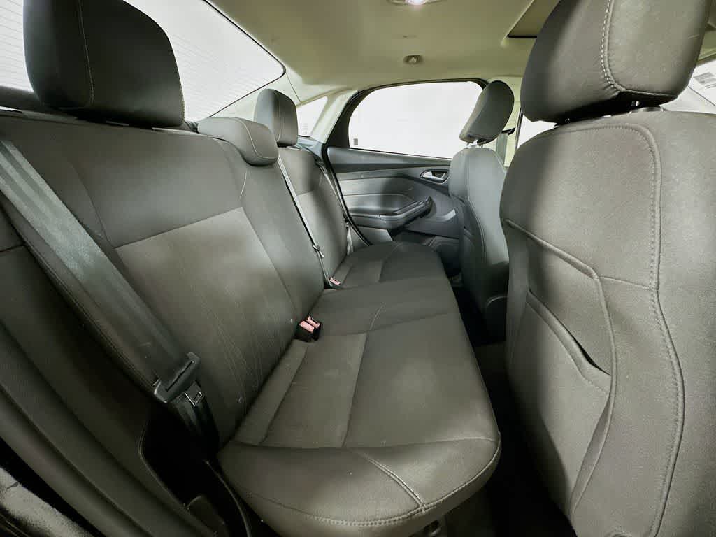 Thumbnail: 2017 Ford Focus - 31