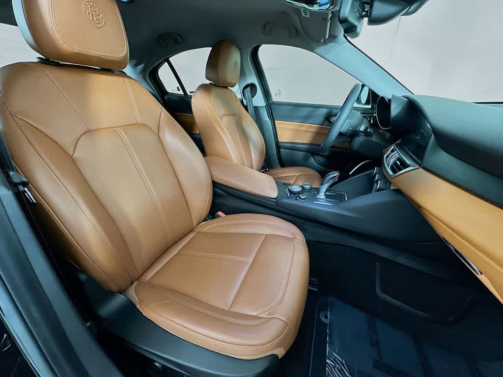 Thumbnail: 2018 Alfa Romeo Giulia - 15