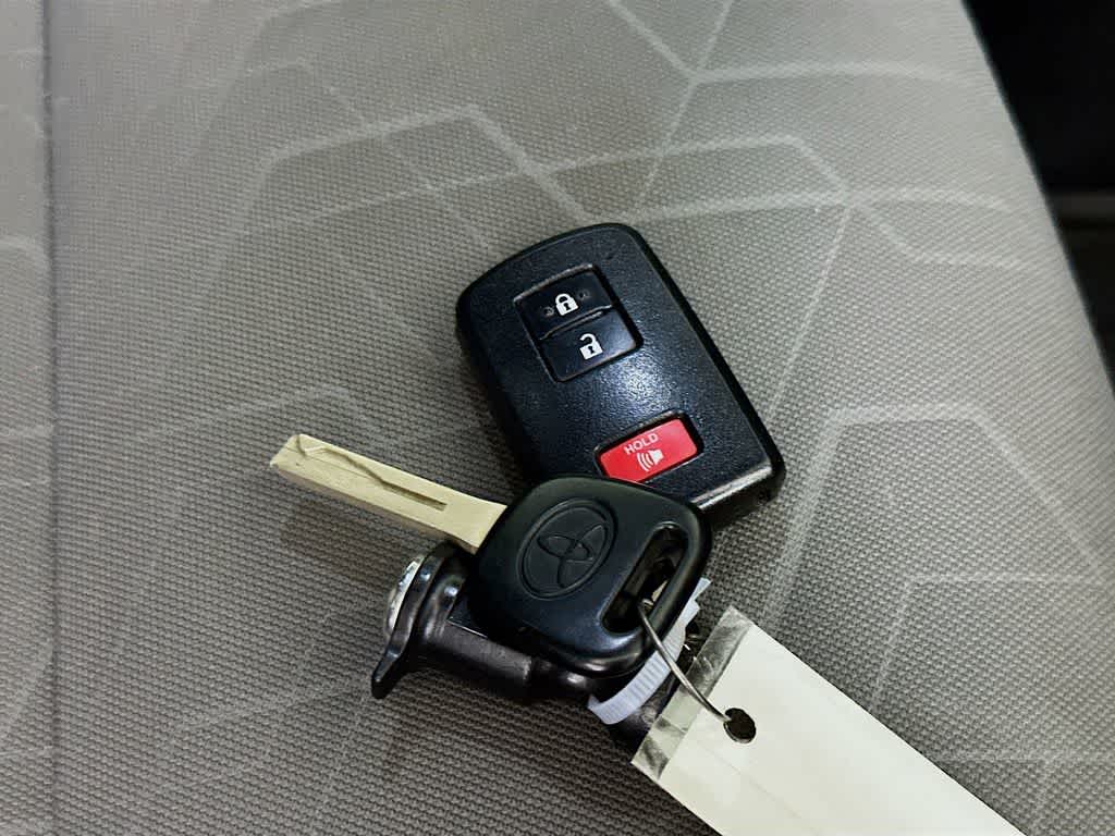 Thumbnail: 2021 Toyota Tacoma - 21